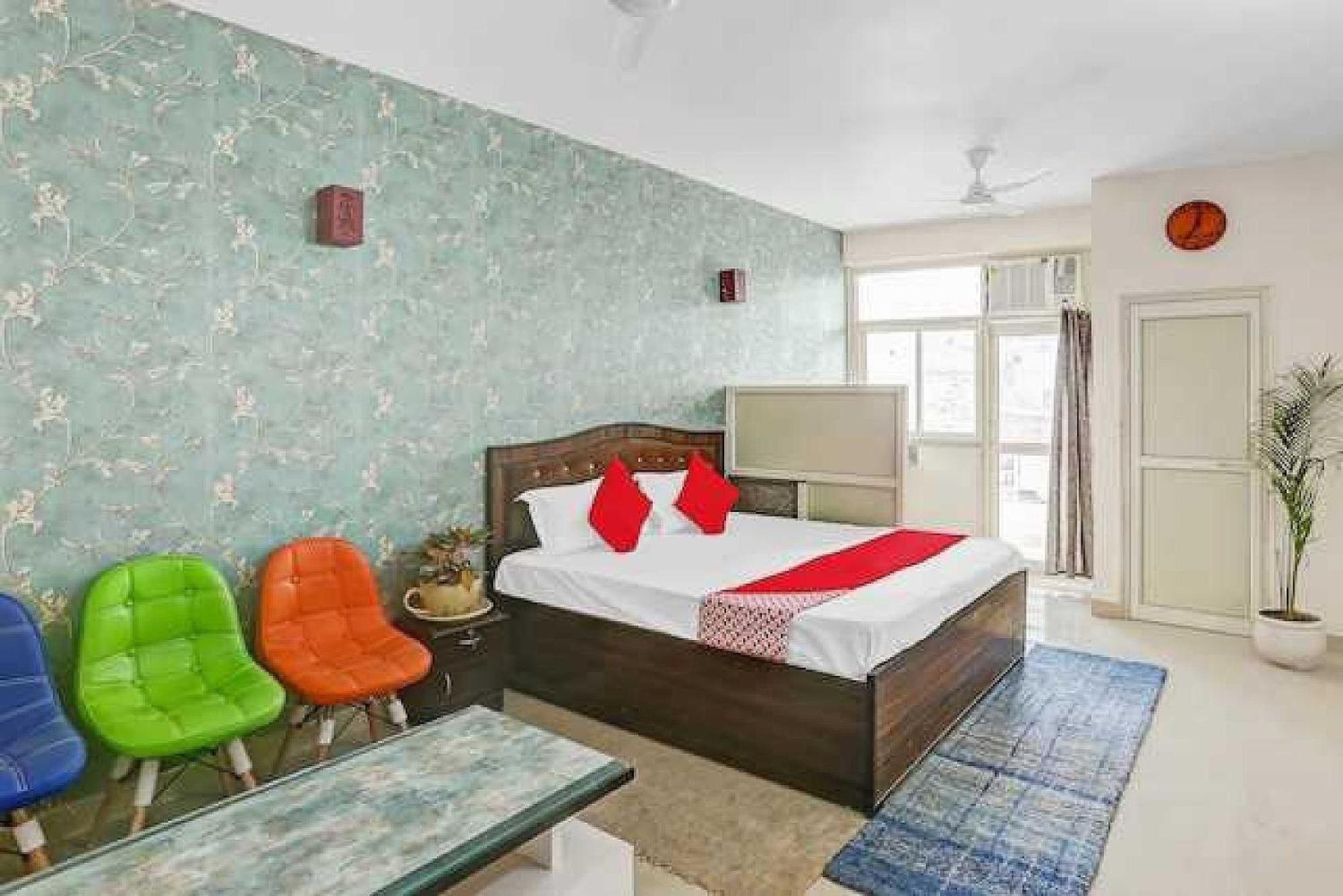 Hotel O Krishna Orchid Near Noida Sector 81 Metro Station Kültér fotó